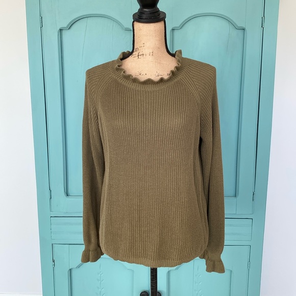 Hayden Olive Green Sweater. Medium - Picture 1 of 9